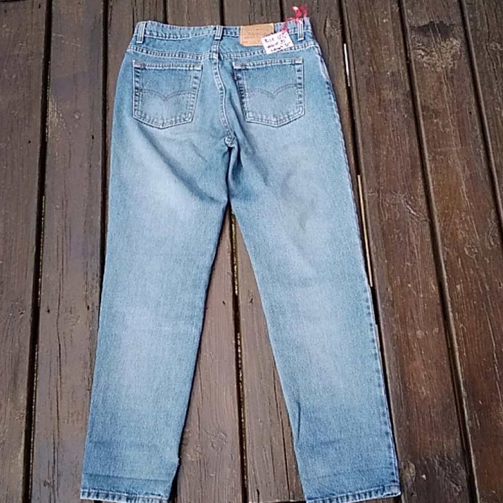 👖  Levis | Vintage 506 High Rise Light Wash Mom DISTRESSED Jeans Sz 14